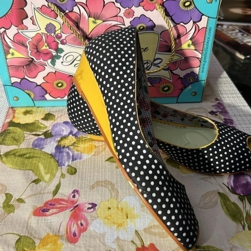 POETIC LICENSE | A Charmed Life Retro Print Polka Dot Print Wedges, size 38